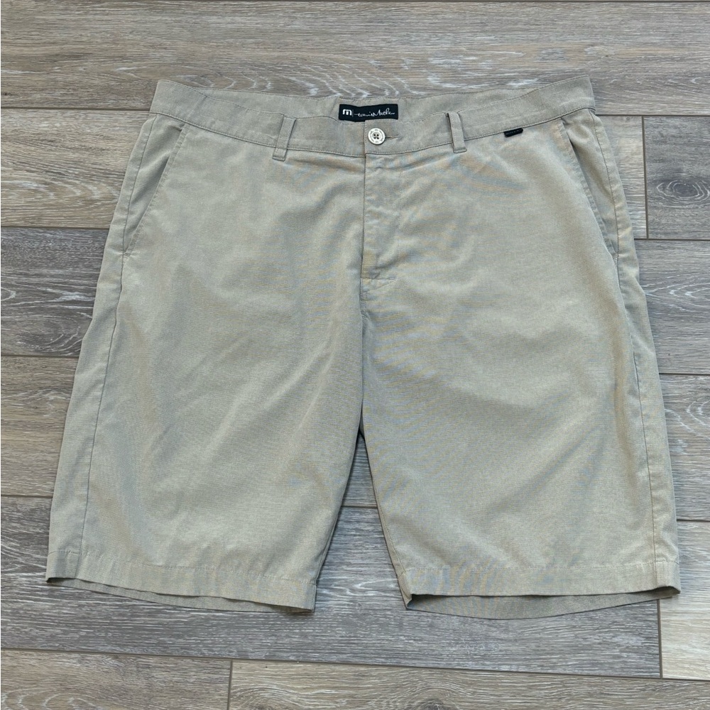 Travis Matthew Shorts Sz 38 Tan Golf Zip Lightweight Athletic Preppy Casual